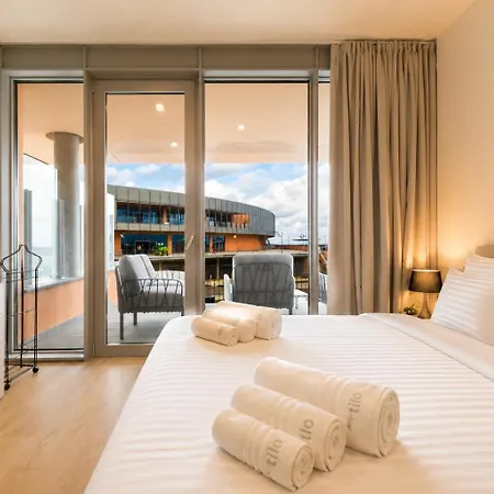 شقة Waterfront Lux •1br •a/c • Gym • Parking • By Tilo