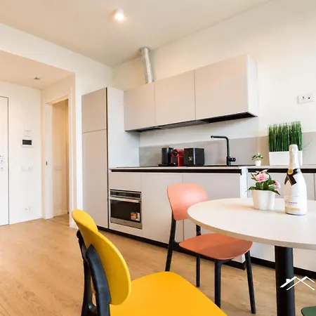 דירה Waterfront Lux •1br •a/c • Gym • Parking • By Tilo